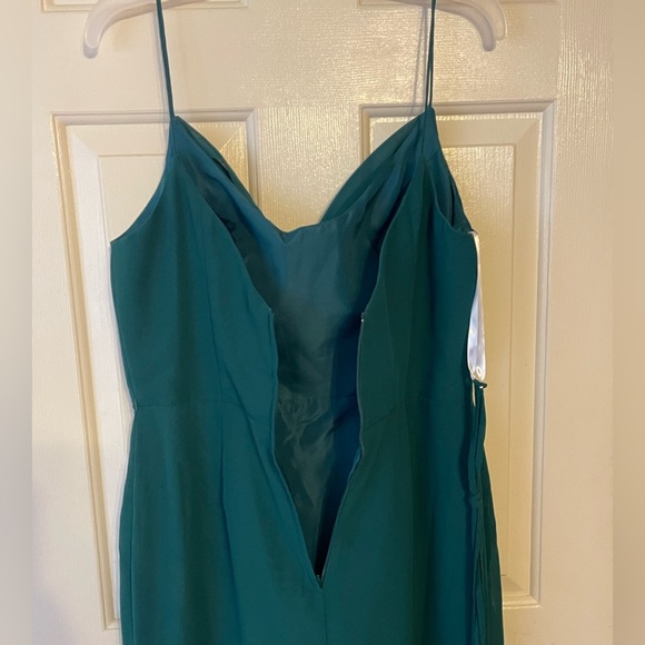 Vow’d emerald green spaghetti strap formal dress w/sewn-in padding *rare find* - Picture 6 of 9
